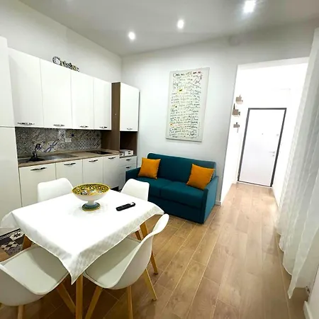 Suite196 *